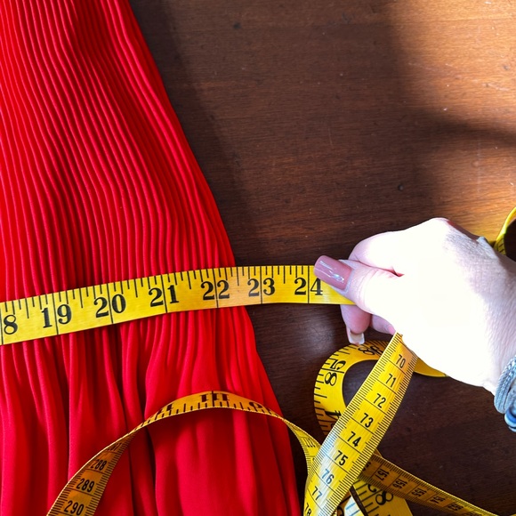 Zara‎ SZ XS red pleated chiffon flare mini dress - Picture 15 of 16